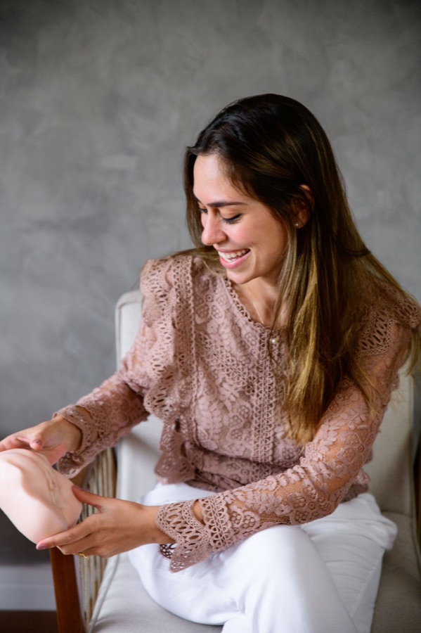 Dra. Marcela Bardin em atendimento